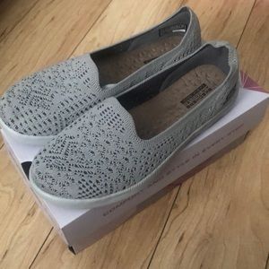 skechers on the go bliss elation slip on sneaker